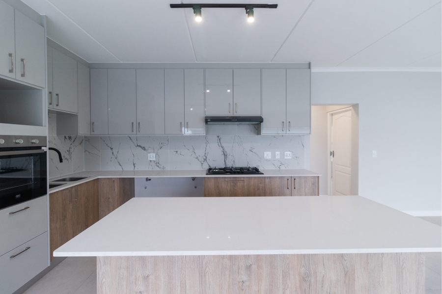 To Let 3 Bedroom Property for Rent in Sandown Western Cape